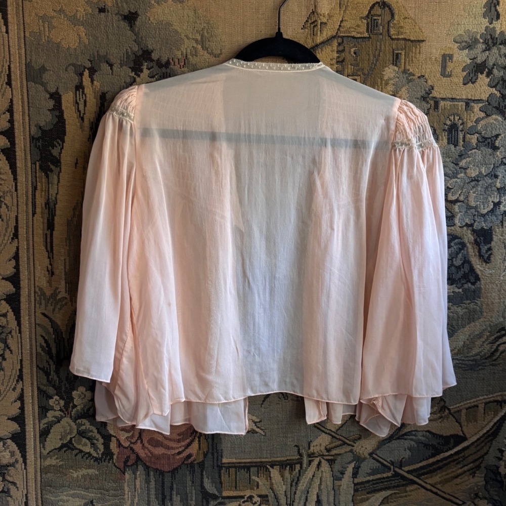 Vintage 30s 40s Pink Peach Smocked Chiffon Bed Jacket Lace Trim Capelet - Picture 6 of 8